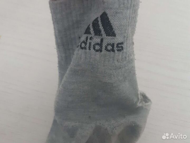 Носок адидас уникальный с дыркой