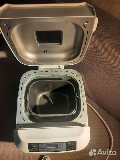 Хлебопечка Tarrington House BM 2700