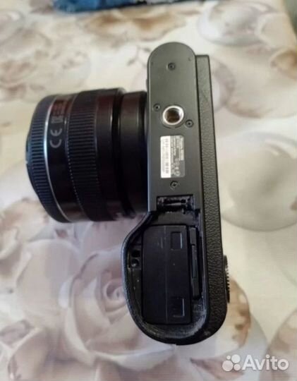 Продам фотоаппарат samsung NX1000