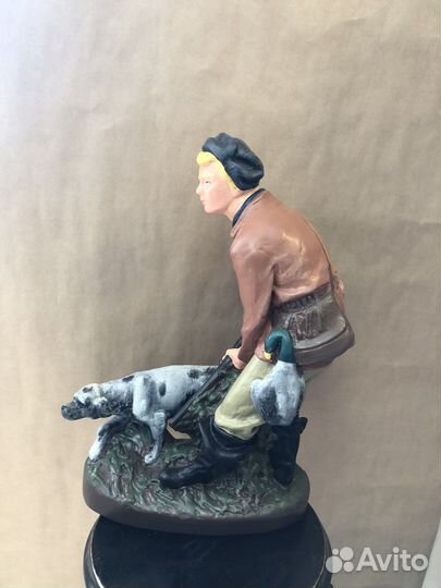 Статуэтка гипс. Охотник с собакой. Кунгур