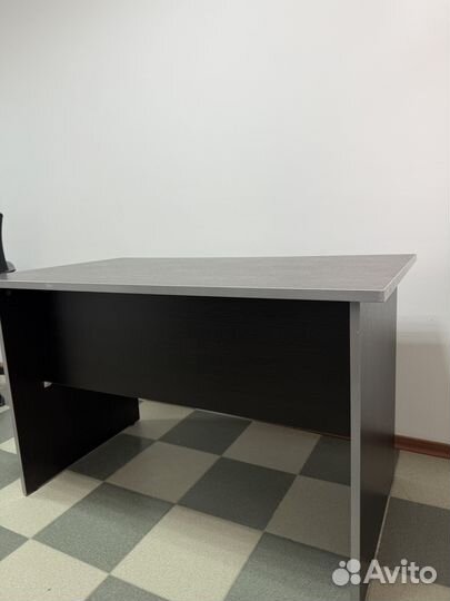 Продам стол офисный