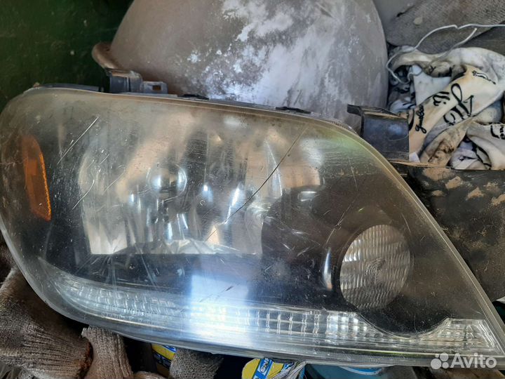 Фары mitsubishi outlander 1