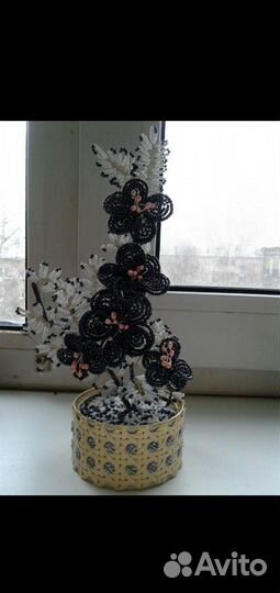 Цветок из бисера