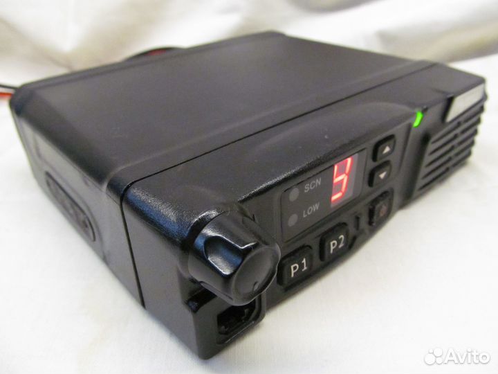 Старинная VHF радиостанция Hytera TM-600V