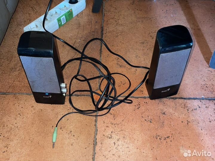 Компьютерные колонки genius