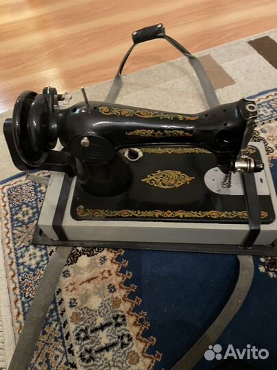 Швейная машина зингер