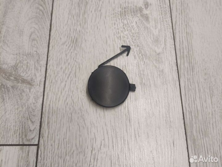 Заглушка переднего бампера под крюк skoda rapid