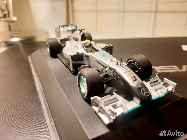 Модель автомобиля болид Формулы 1, Мерседес