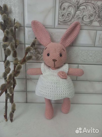 Заяц вязаный