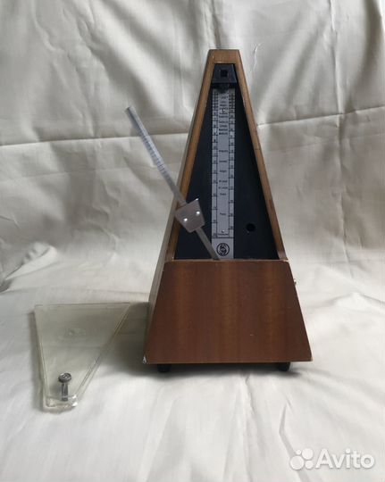 Метроном механический