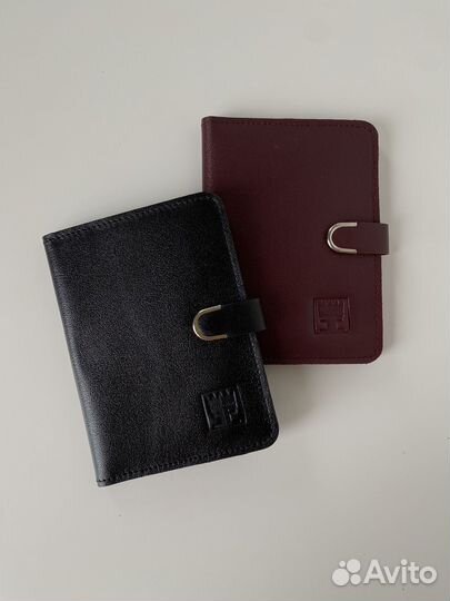 Обложка из натуральной кожи с клепкой