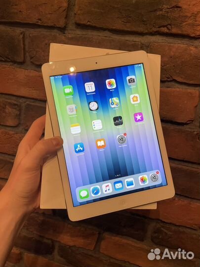 iPad Air 128гб серебрянный ростест