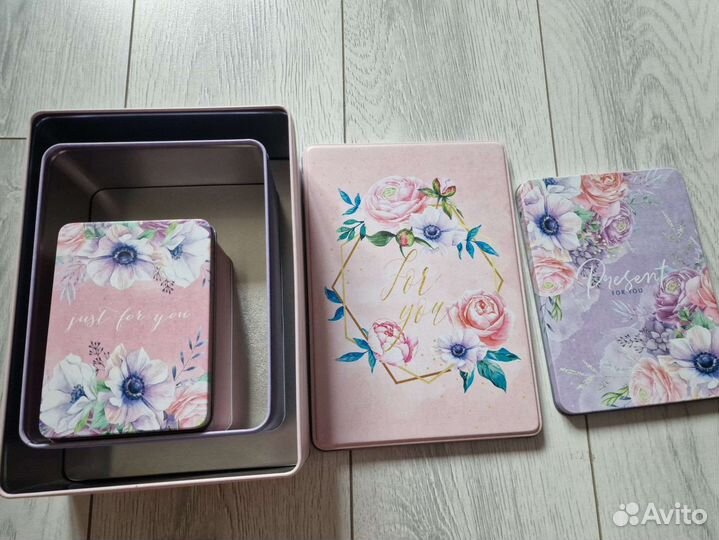 Подарочные металлические коробки набор