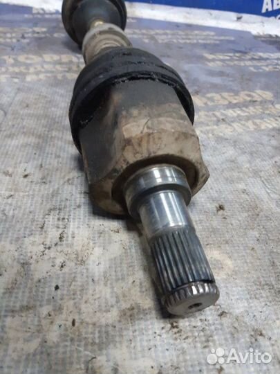 Левый привод Hyundai Sonata 4 седан G4GC 2006