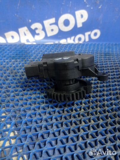 Моторчик заслонок отопителя Volkswagen Polo 5