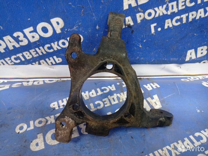 Передний левый поворотный кулак Opel Astra H