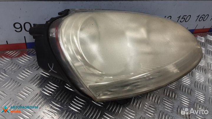 Фара правая Volkswagen Golf 5 2004