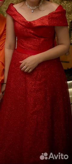 Вечернее платье