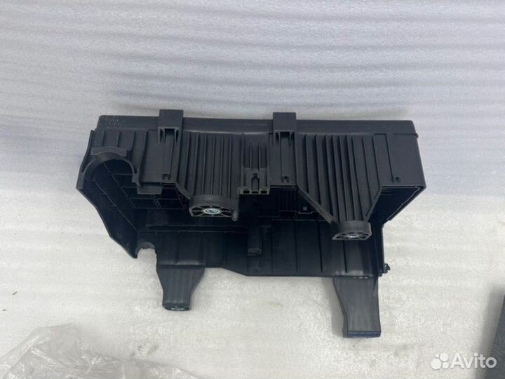 Корпус блока предохранителей средняя часть Toyota