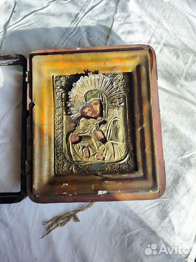Икона старинная божией матери