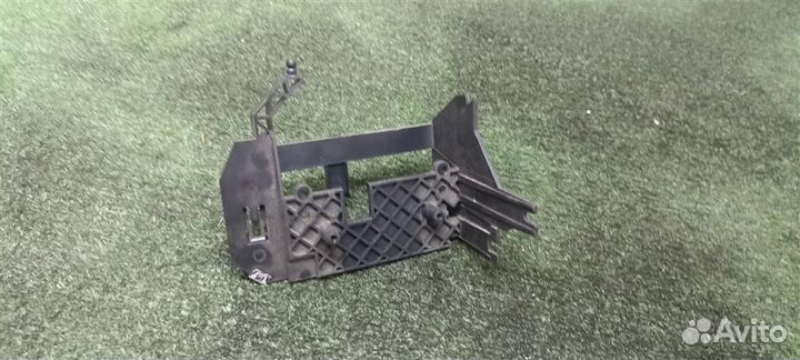 Кронштейн (сопут. товар) VW Touareg 2002-2010