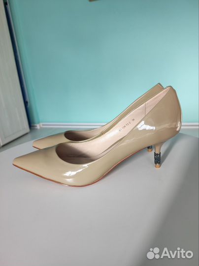 Туфли- лодочки женские