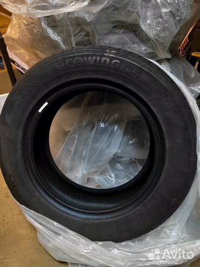 Kumho Ecowing ES01 KH27 215/60 R16 95V