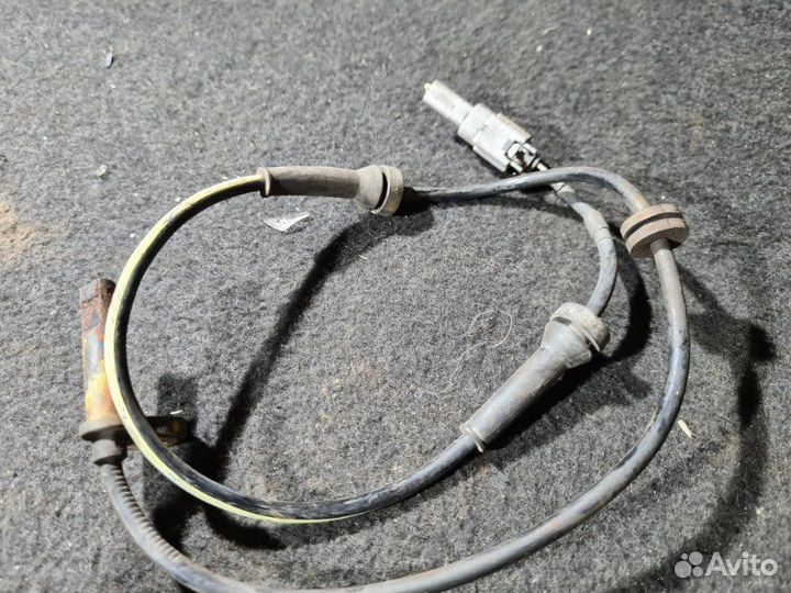 Датчик ABS передний Nissan X-Trail T31