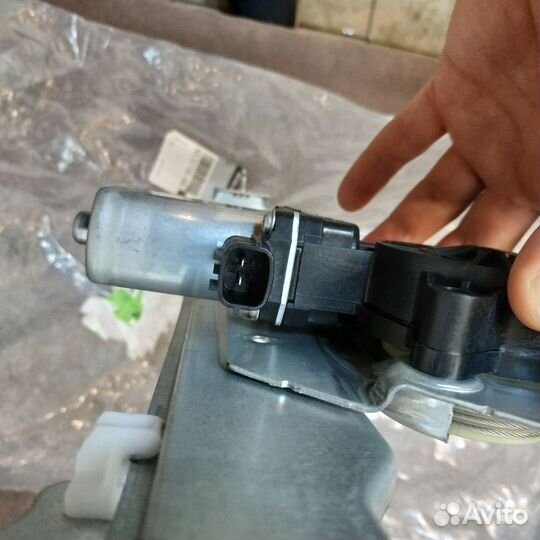 Стеклоподъемник электрический двери передней левой