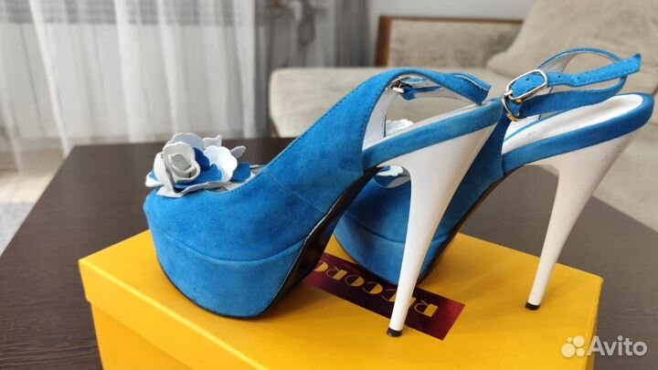 Босоножки женские