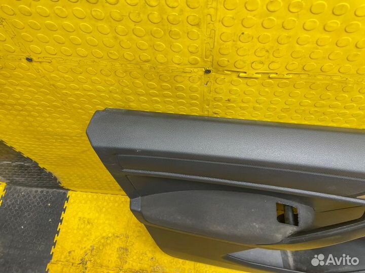 Б/У Обшивка двери - В хорошем состоянииn- Место