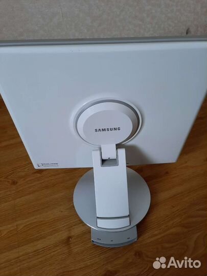 Монитор samsung