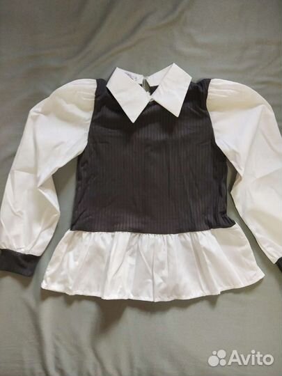 Блузка новая школьная 1-2 класс