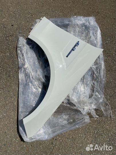 Крыло переднее правое w212 AMG e63 белое