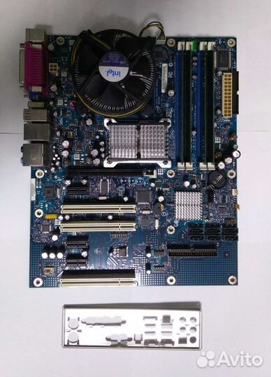 Материнская плата с процессором и памятью