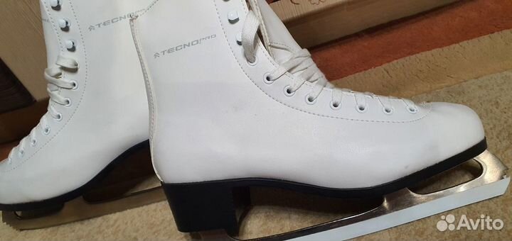 Утепленные фигурные коньки techno PRO р.43