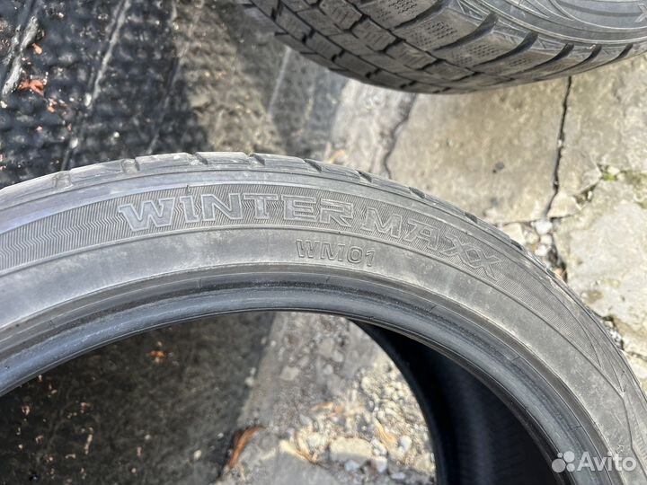 Dunlop Winter Maxx WM01 245/40 R18