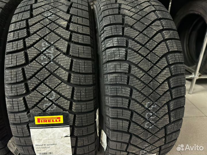 Pirelli Ice Zero FR 235/45 R18 128