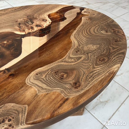 Овальный журнальный стол из массива карагача