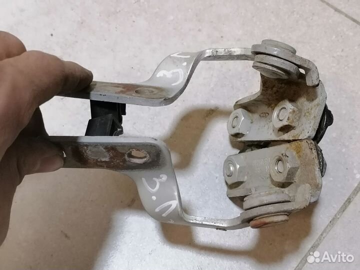 Петля двери багажника Chery Amulet A15