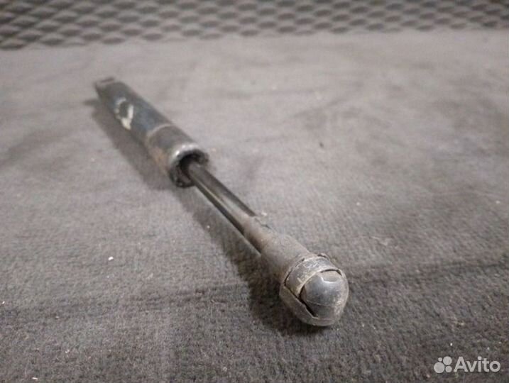 Амортизатор крышки багажника Bmw Z3 1995-2003Г