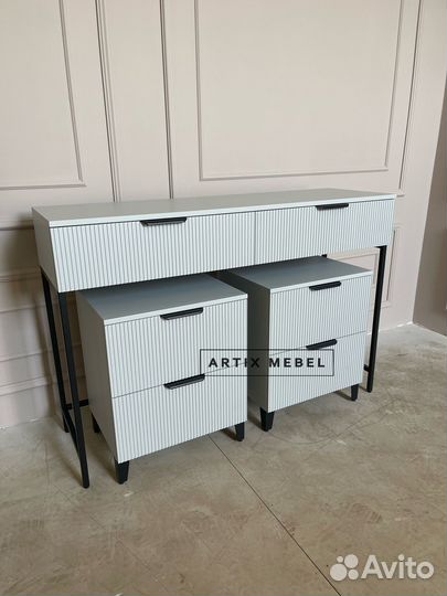 Консоль в спальню Lotus