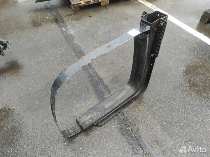 Кронштейн топливного бака левый Man Tgx