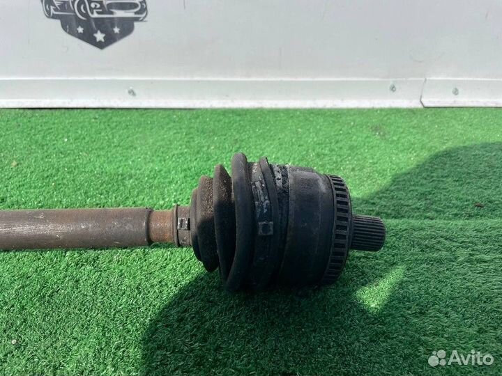 Полуось передняя правая R (привод)