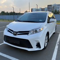 Toyota Sienna 3.5 AT, 2018, 63 000 км, с пробегом, цена 2 955 000 руб.