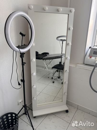 Зеркало напольное с подсветкой