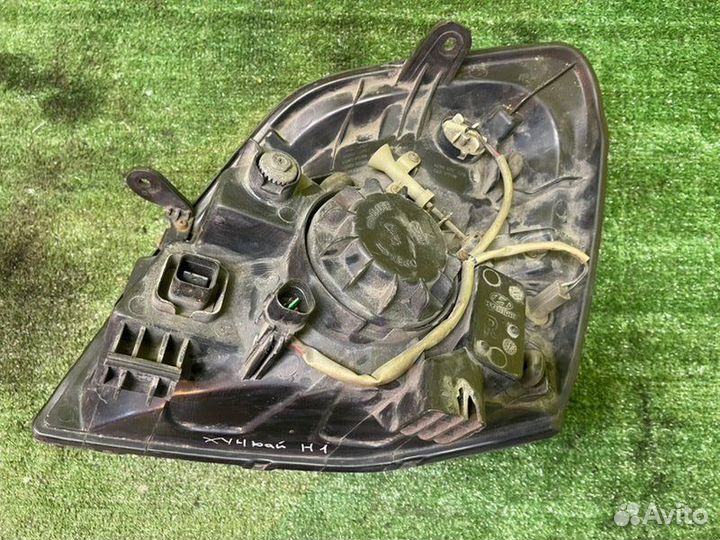 Фара галогеновая передняя правая Hyundai H1