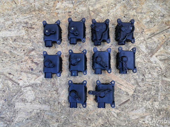 Моторчик заслонки отопителя Audi A6