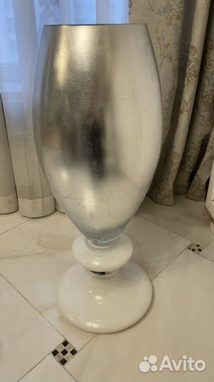 Напольная ваза для цветов