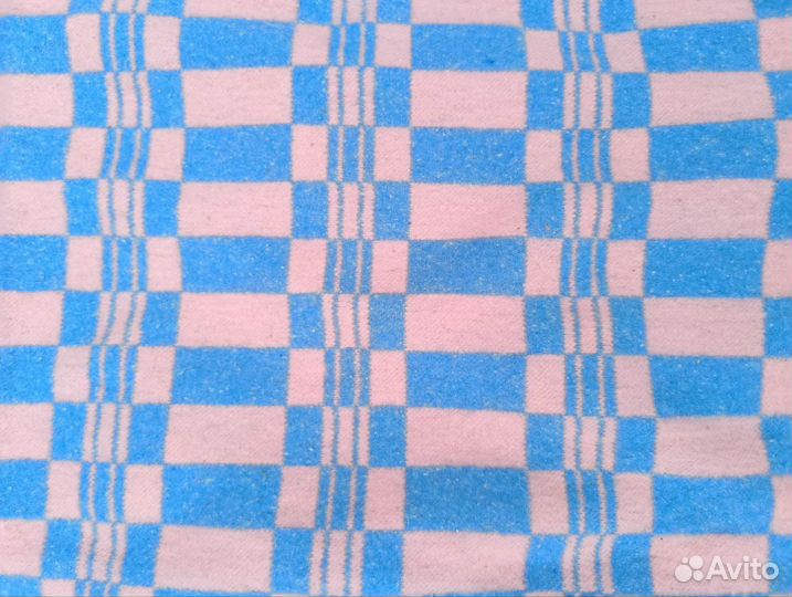 Одеяло полушерстяное 1,5 спальное 140*205